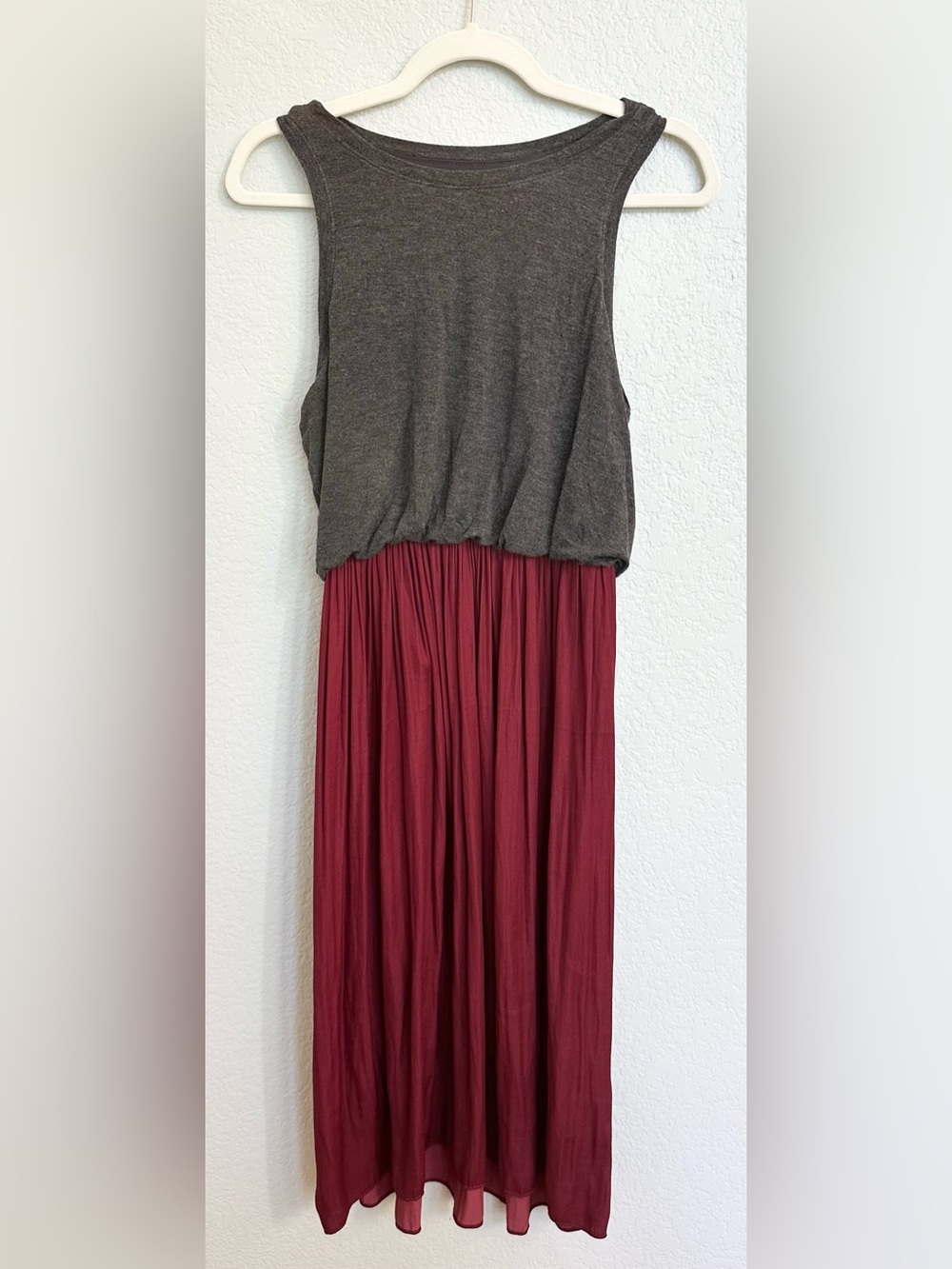 LOFT Petites Charcoal & Burgundy Pleated Midi Dress MP